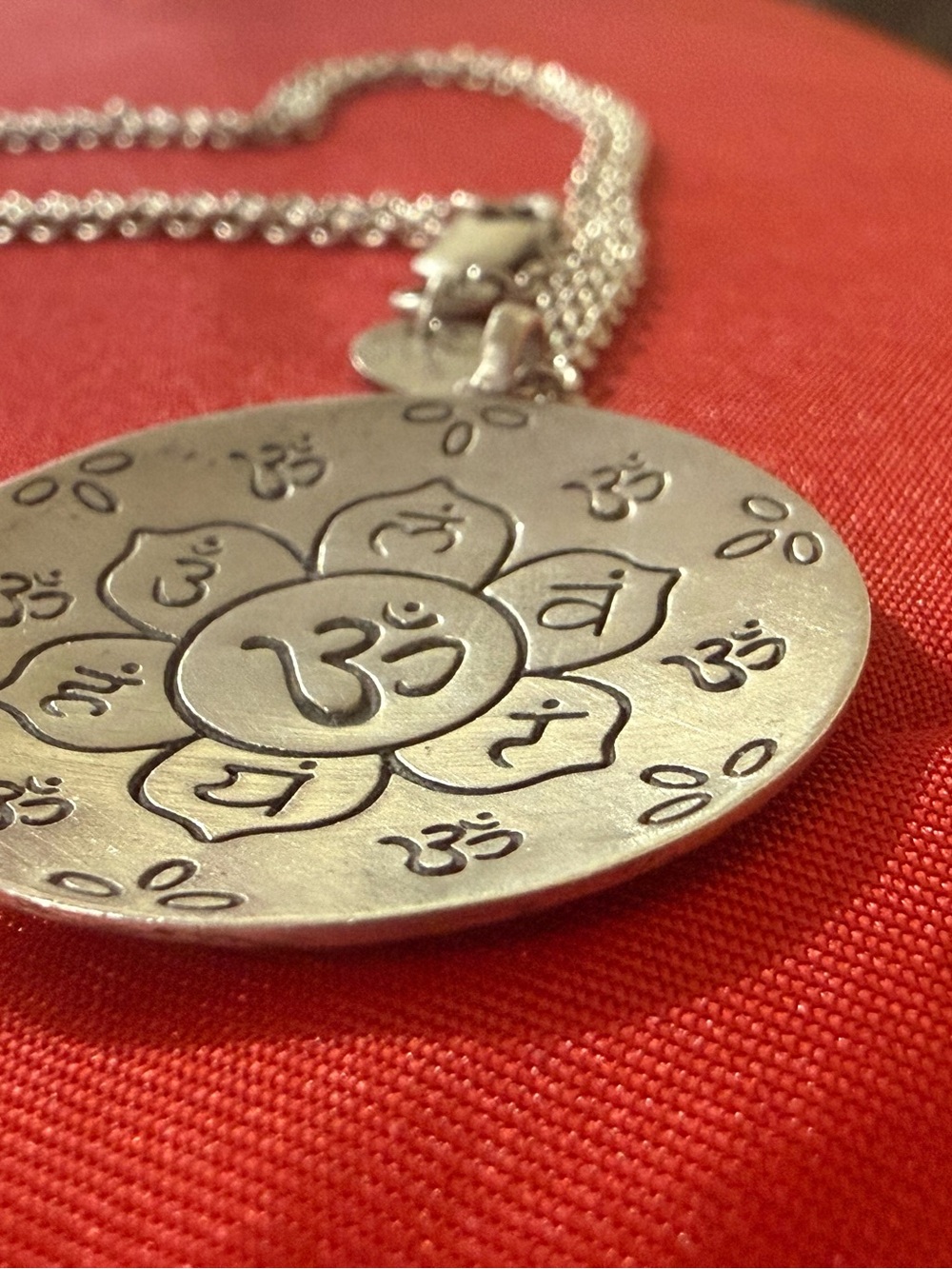 WOW Authentic Me & Ro Sterling Silver XL Etched Chakra Flower Pendant